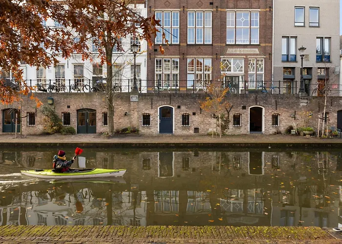 Beautiful Canal Apartment In Utrecht For 4 Persons